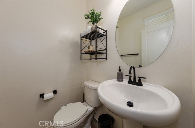 Detail Gallery Image 12 of 31 For 1381 Pyrite Way, Beaumont,  CA 92223 - 3 Beds | 2/1 Baths