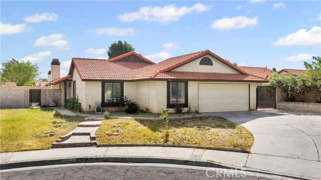 37112 Calle Amigo, Palmdale CA: https://media.crmls.org/medias/c2e07a22-bead-4ab3-8957-4323b461e9c2.jpg