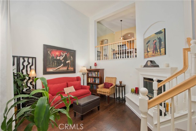 Detail Gallery Image 2 of 33 For 28254 Canterbury Ct, Valencia,  CA 91354 - 2 Beds | 2/1 Baths