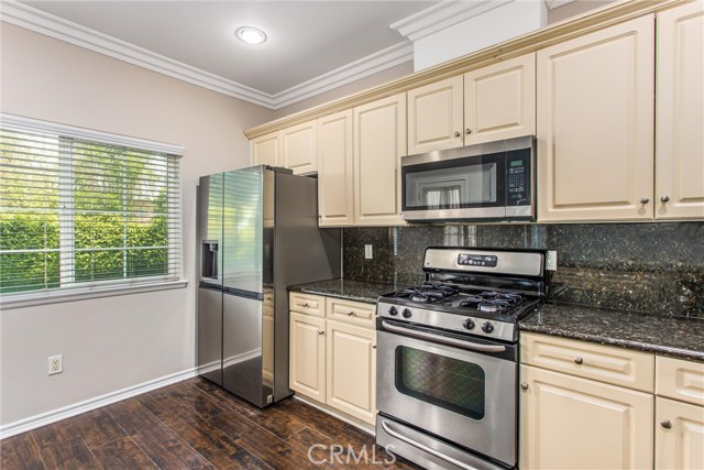 Detail Gallery Image 14 of 36 For 1200 E Highland Ave #402,  Redlands,  CA 92374 - 2 Beds | 2/1 Baths
