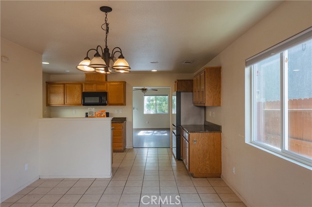 Detail Gallery Image 9 of 53 For 4376 Mathias Way, Merced,  CA 95348 - 3 Beds | 2/1 Baths