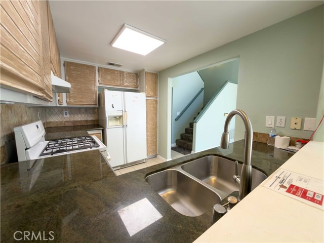 Detail Gallery Image 23 of 41 For 22373 Mission Cir, Chatsworth,  CA 91311 - 2 Beds | 2 Baths
