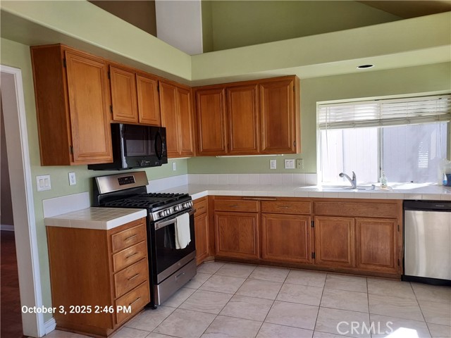 Detail Gallery Image 10 of 32 For 40523 Windsor, Temecula,  CA 92591 - 4 Beds | 3 Baths