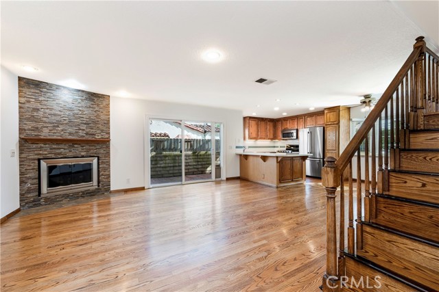 Detail Gallery Image 2 of 34 For 4425 E 5th a,  Long Beach,  CA 90814 - 3 Beds | 2/1 Baths