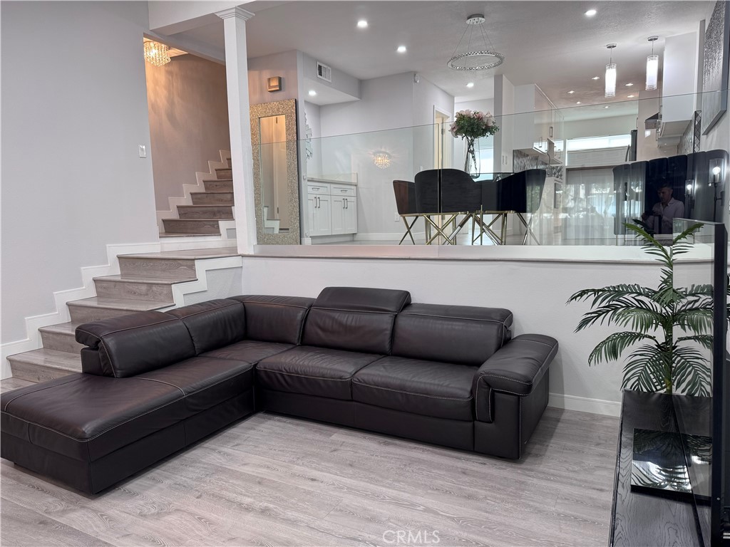 1/2 Nita Avenue