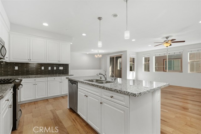 Detail Gallery Image 16 of 34 For 1370 Clementine Way, Fullerton,  CA 92833 - 3 Beds | 3 Baths