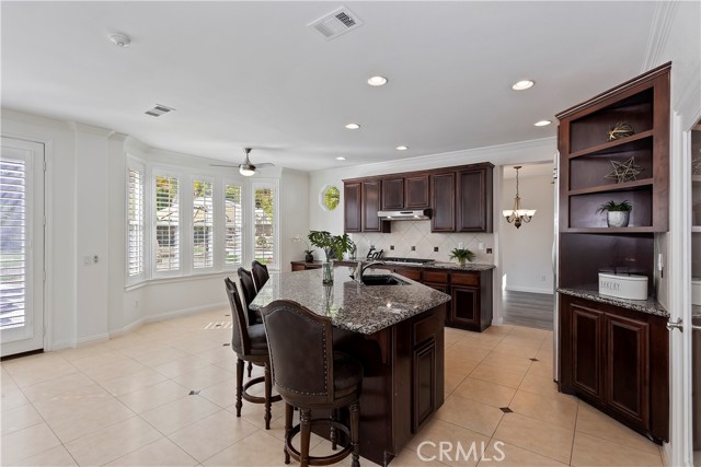 Detail Gallery Image 14 of 44 For 1678 Honors, Corona,  CA 92883 - 4 Beds | 4 Baths