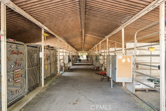 8009 E Eucalyptus Trail, Orange CA: https://media.crmls.org/medias/c2e46f94-9a26-468c-a42d-ba8d2a574364.jpg