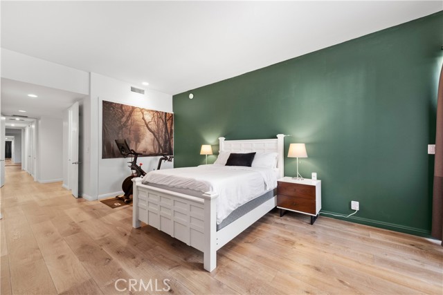 Detail Gallery Image 22 of 40 For 141 S Linden Dr #203,  Beverly Hills,  CA 90212 - 2 Beds | 2 Baths
