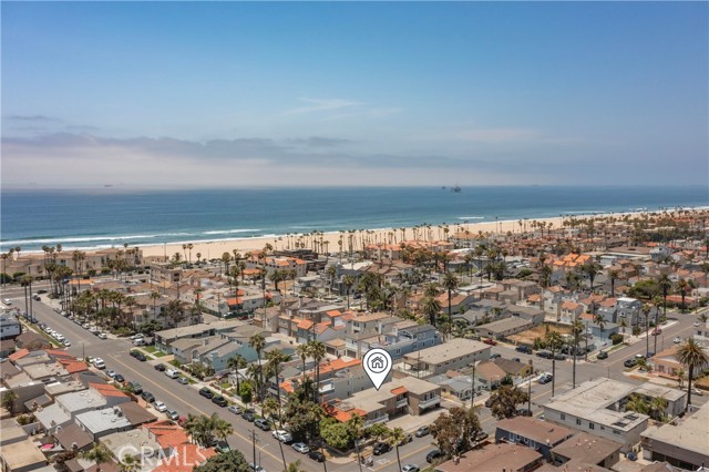 225 7th Street, Huntington Beach CA: https://media.crmls.org/medias/c2e4f2b2-0b3a-40b9-87a6-5668a16f35b3.jpg