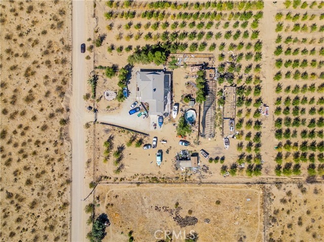 Detail Gallery Image 5 of 14 For 9425 Banta Rd, Lucerne Valley,  CA 92356 - 4 Beds | 2 Baths