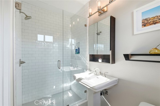 Detail Gallery Image 47 of 57 For 2311 W Clark Ave, Burbank,  CA 91506 - 4 Beds | 4/1 Baths