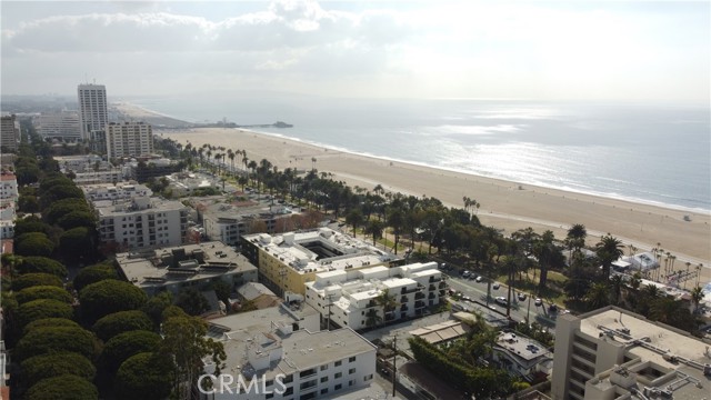 Detail Gallery Image 14 of 24 For 825 Ocean Ave, Santa Monica,  CA 90403 - 20 Beds | 20 Baths