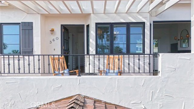 360 Cliff, Laguna Beach CA: https://media.crmls.org/medias/c2e5b901-fde9-459c-b3ce-6648739f9526.jpg