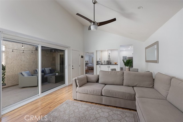 Detail Gallery Image 2 of 23 For 7890 E Spring 24b,  Long Beach,  CA 90815 - 1 Beds | 1 Baths