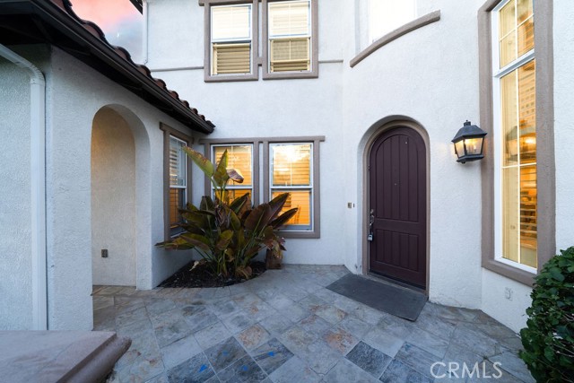 26 Upland, Irvine CA: https://media.crmls.org/medias/c2e671b5-6c5d-479c-be11-57a877b5d71d.jpg
