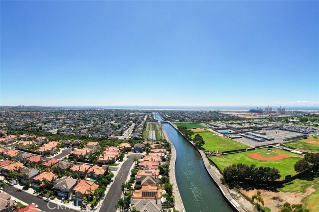 21221 Hillsdale, Huntington Beach CA: https://media.crmls.org/medias/c2e67ada-3185-4969-9ba7-68c3205913b8.jpg