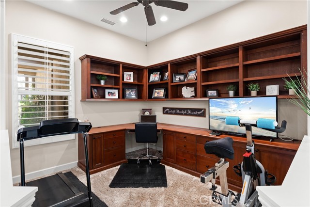 Detail Gallery Image 8 of 48 For 24217 Fawnskin, Corona,  CA 92883 - 2 Beds | 2 Baths