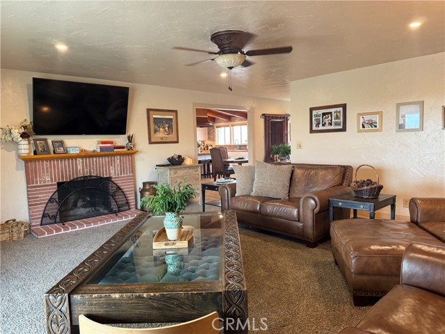 Detail Gallery Image 18 of 65 For 25565 Road 13, Chowchilla,  CA 93610 - 4 Beds | 3 Baths