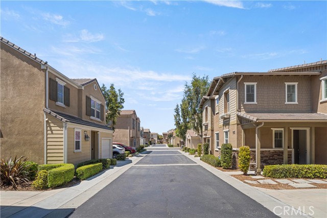 14681 Marist Lane, Chino CA: https://media.crmls.org/medias/c2e6a3b1-9599-4599-9151-175f21ecb46d.jpg
