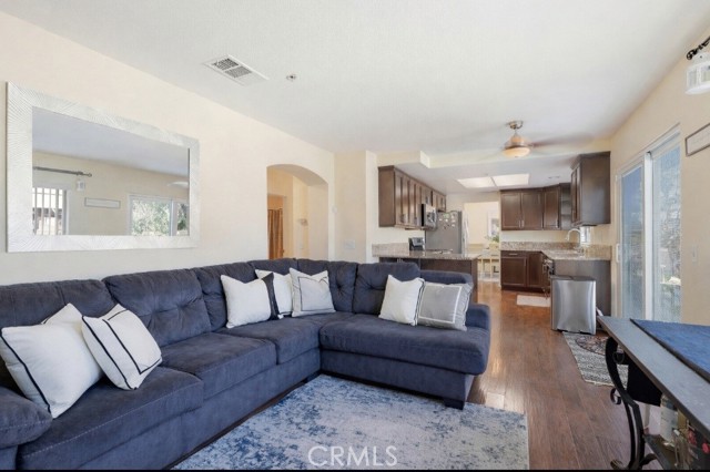 Detail Gallery Image 12 of 31 For 25970 Jumano, Moreno Valley,  CA 92551 - 4 Beds | 3 Baths