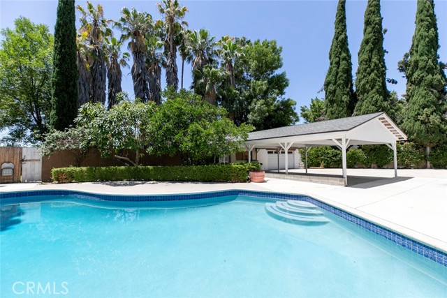 17800 Raymer Street, Sherwood Forest CA: https://media.crmls.org/medias/c2e74434-7ca0-4d3e-9e23-6c73556688da.jpg