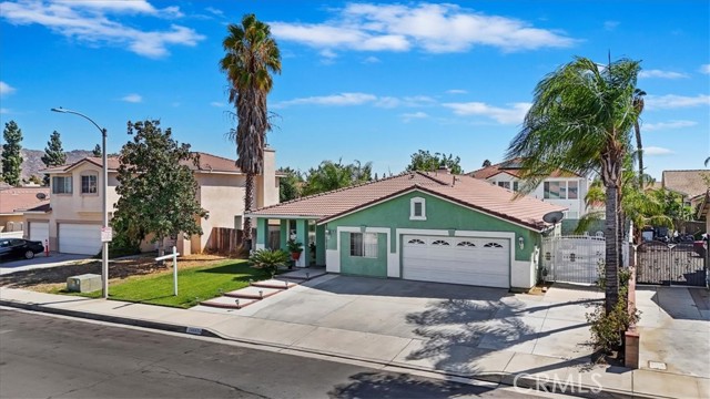 Detail Gallery Image 1 of 53 For 24883 Gatewood St, Moreno Valley,  CA 92551 - 5 Beds | 2 Baths