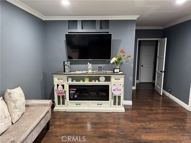Detail Gallery Image 7 of 23 For 812 N Dickel St, Anaheim,  CA 92805 - 2 Beds | 2 Baths