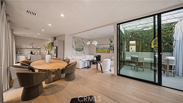 Detail Gallery Image 2 of 45 For 8840 Ashcroft Ave, West Hollywood,  CA 90048 - 3 Beds | 4 Baths