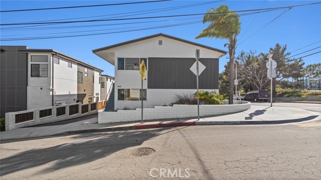 1400 15th Street, Manhattan Beach, California 90266, ,Residential Income,For Sale,15th,PW25034625