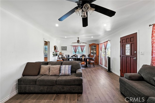 6178 Roy Street, Los Angeles CA: https://media.crmls.org/medias/c2e9789c-1495-4788-84f0-b2cf7639fe4a.jpg
