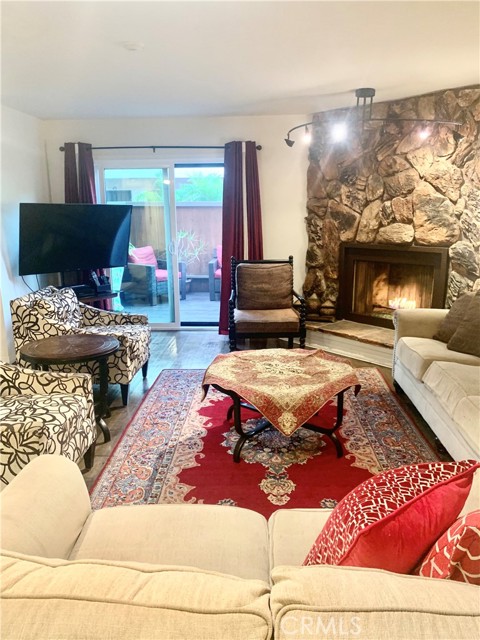515 Meyer Lane, Redondo Beach, California 90278, 2 Bedrooms Bedrooms, ,1 BathroomBathrooms,Residential,Sold,Meyer,PW21191268