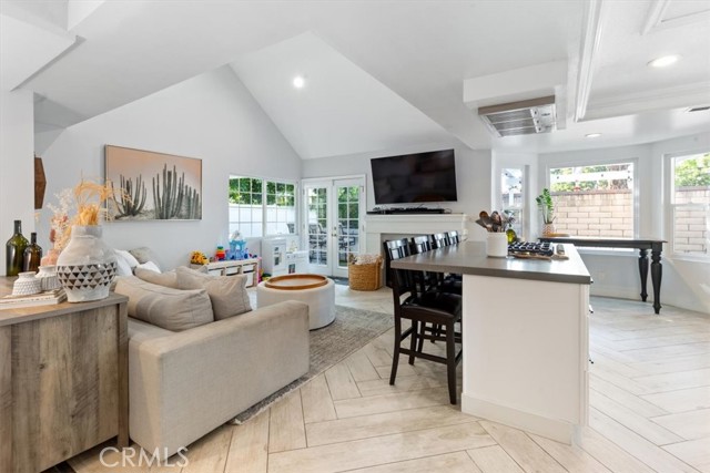1174 Kingston Street, Costa Mesa CA: https://media.crmls.org/medias/c2ea5b1d-e05f-4216-ac91-ae33d6104744.jpg
