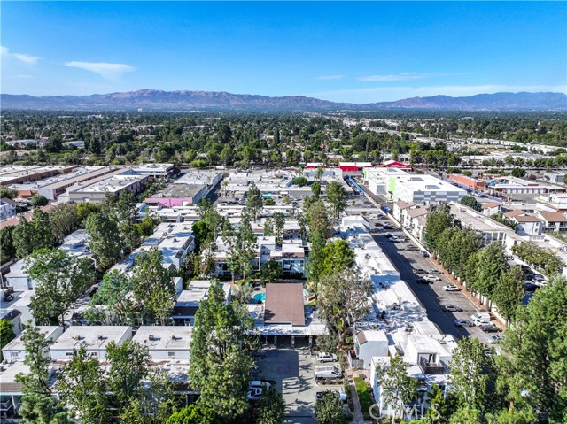 Detail Gallery Image 3 of 50 For 18645 Hatteras St #230,  Tarzana,  CA 91356 - 3 Beds | 2 Baths