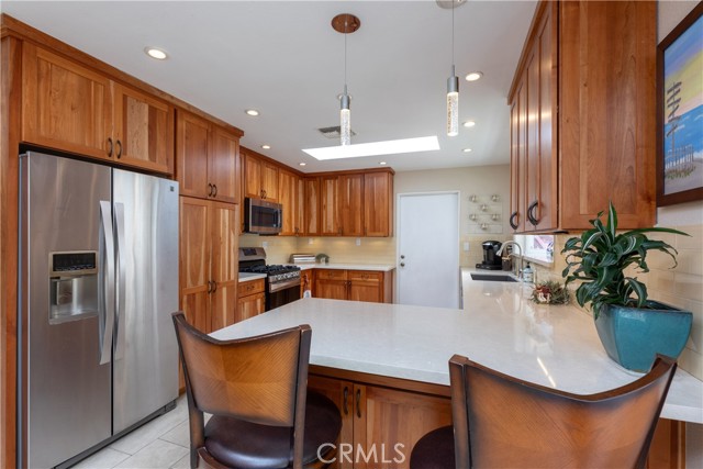 10262 Circulo De Juarez, Fountain Valley CA: https://media.crmls.org/medias/c2eb8711-7d80-4af6-aa63-fca8f2b019dd.jpg