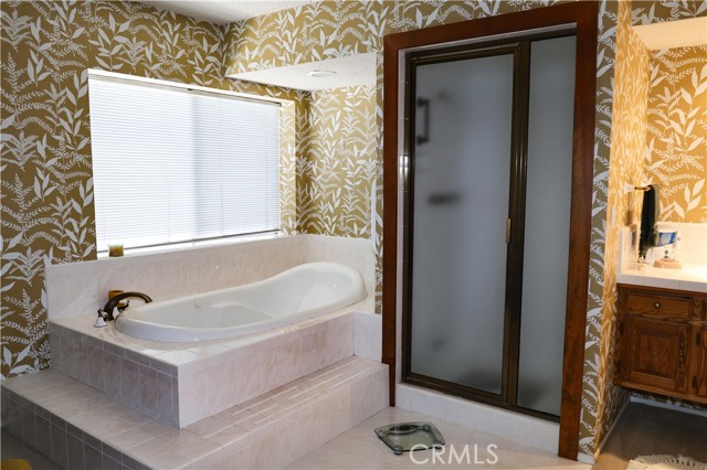 Detail Gallery Image 16 of 20 For 10035 Gierson Ave, Chatsworth,  CA 91311 - 4 Beds | 3 Baths