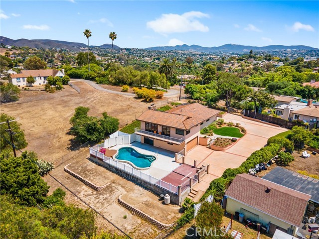 Detail Gallery Image 4 of 49 For 1238 Barbara Dr, Vista,  CA 92084 - 4 Beds | 2 Baths