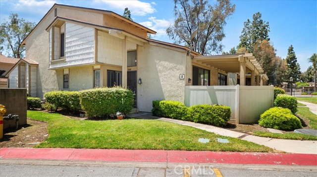 Detail Gallery Image 1 of 23 For 1031 S Palmetto Ave #D10,  Ontario,  CA 91762 - 2 Beds | 2/1 Baths