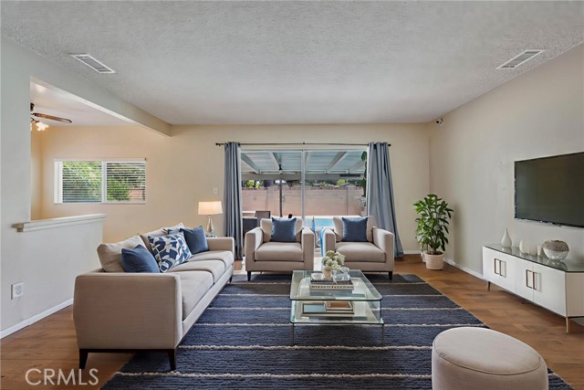 428 S Rosalinda Avenue, Azusa CA: https://media.crmls.org/medias/c2eceef2-6569-4833-814d-4a68b6aa5902.jpg