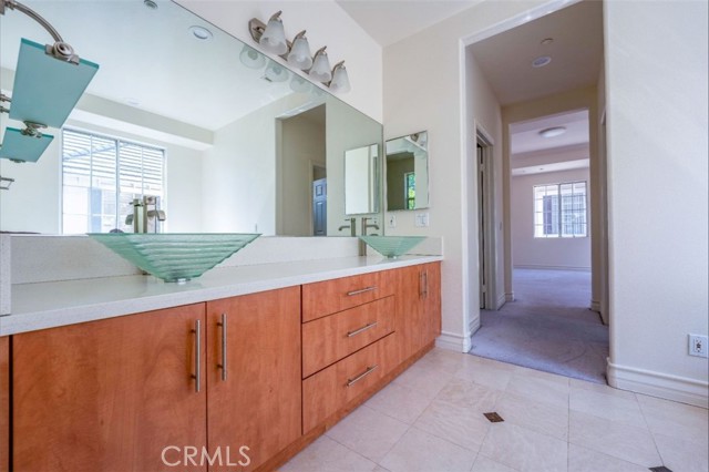 51 E Colorado Boulevard, Arcadia CA: https://media.crmls.org/medias/c2ed3689-ccf6-4dc3-a318-4db78cd50ffe.jpg