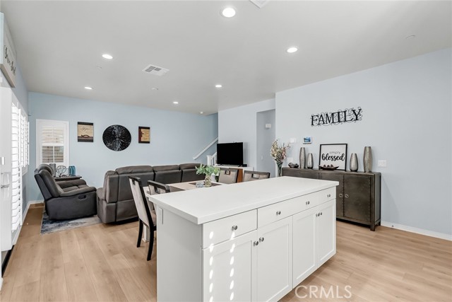 Detail Gallery Image 15 of 37 For 16064 Symphony Ln, Fontana,  CA 92336 - 4 Beds | 3 Baths