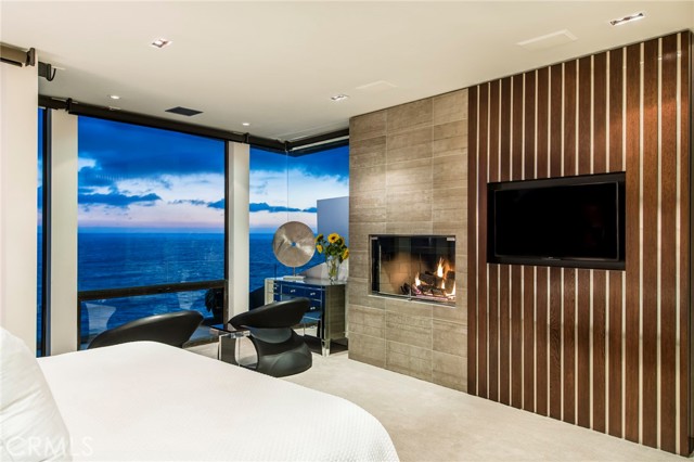 Detail Gallery Image 9 of 32 For 2665 Victoria Dr, Laguna Beach,  CA 92651 - 5 Beds | 4/2 Baths