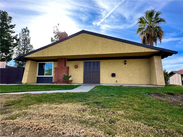 Detail Gallery Image 1 of 52 For 416 E Thornton Ave, Hemet,  CA 92543 - 2 Beds | 2 Baths