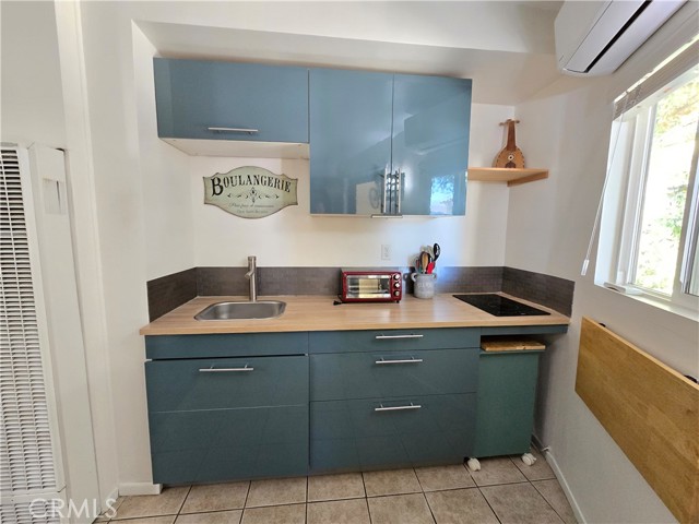 Detail Gallery Image 4 of 14 For 5710 1/2 Vineland Ave, North Hollywood,  CA 91601 - 1 Beds | 1 Baths