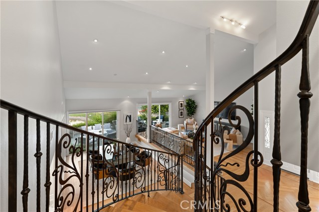 2567 Oakshore Drive, Westlake Village CA: https://media.crmls.org/medias/c2f0bd73-b3bb-4930-ab94-e856898b8762.jpg