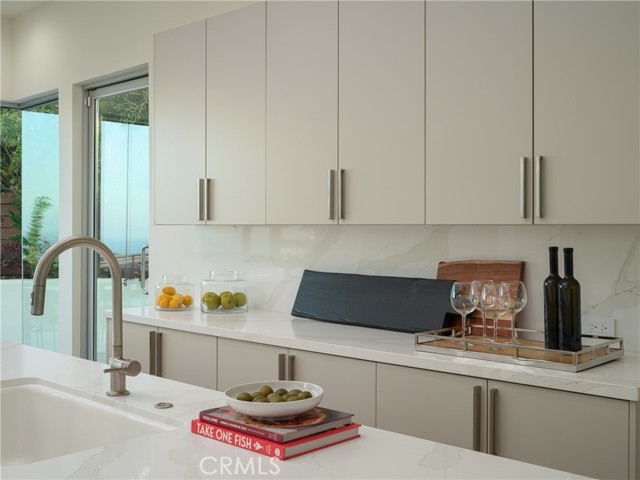 Detail Gallery Image 11 of 32 For 468 Ashton Dr, Laguna Beach,  CA 92651 - 4 Beds | 4/1 Baths