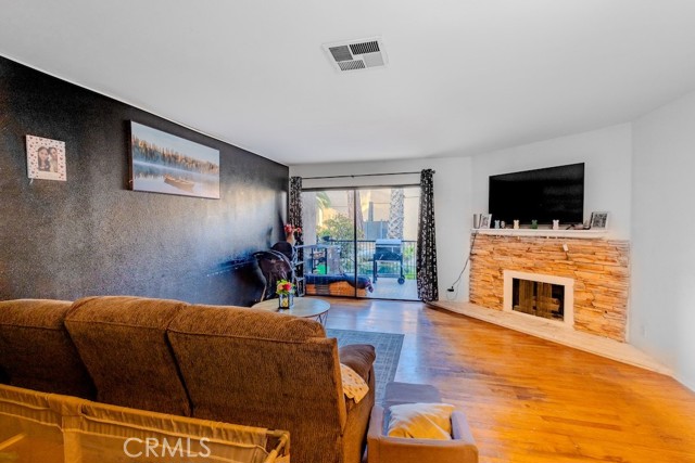 Image 4 of 21 For 1052 Ralston Street