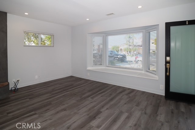 13917 Truro Avenue, Hawthorne CA: https://media.crmls.org/medias/c2f2dd99-ab2b-4d36-881f-2ddf2c3ea9a6.jpg