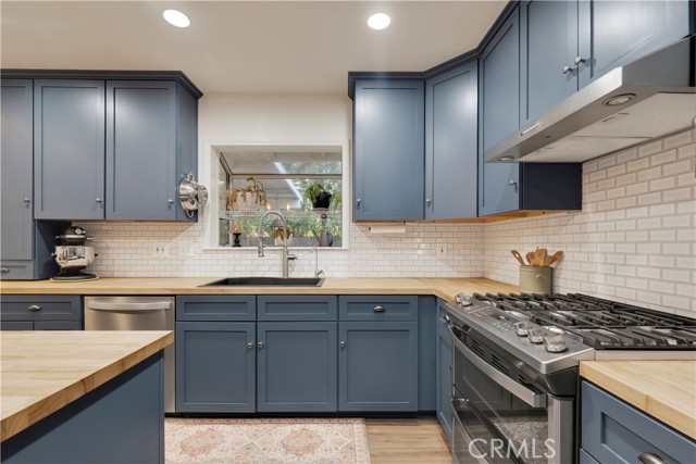 Detail Gallery Image 7 of 27 For 3039 Country Ln, Simi Valley,  CA 93063 - 5 Beds | 4 Baths