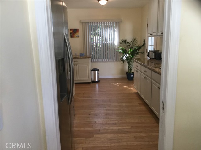 Detail Gallery Image 7 of 16 For 20957 Community St, Canoga Park,  CA 91304 - 3 Beds | 2 Baths